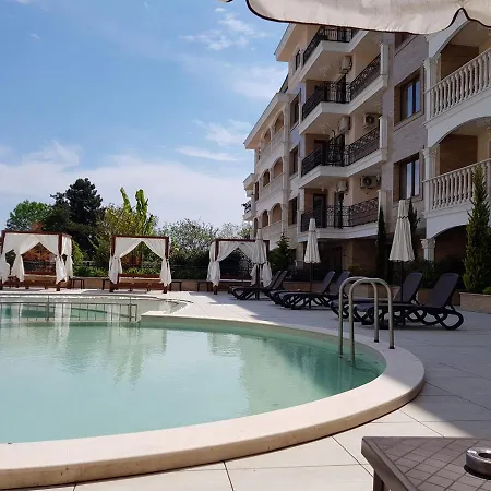 דירה Luxury 4-room In 