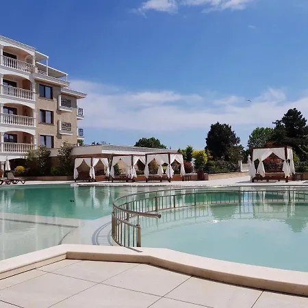 דירה Luxury 4-room In 