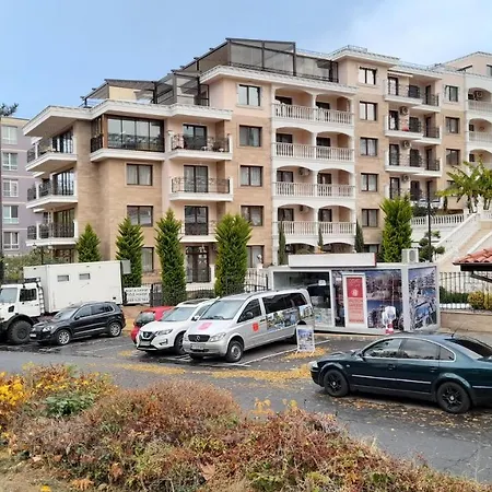 דירה Luxury 4-room In 