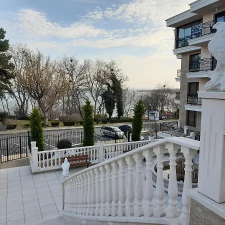 דירה Luxury 4-room In 