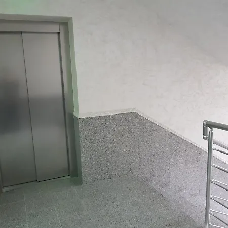 דירה Luxury 4-room In 