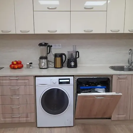 דירה Luxury 4-room In 