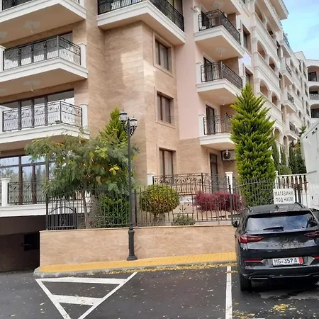 Luxury 4-room In 