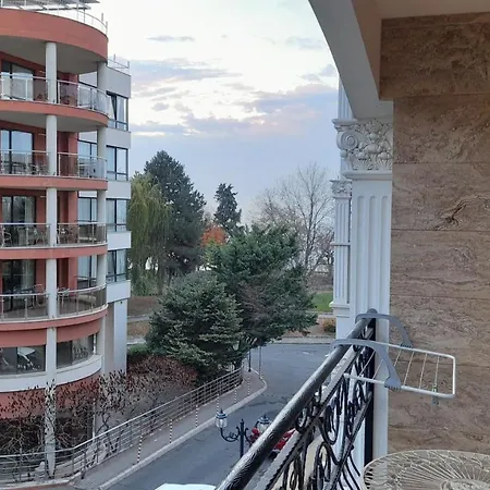 Luxury 4-room In 