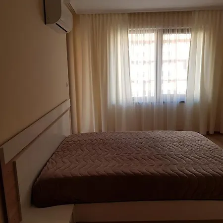 דירה Luxury 4-room In 