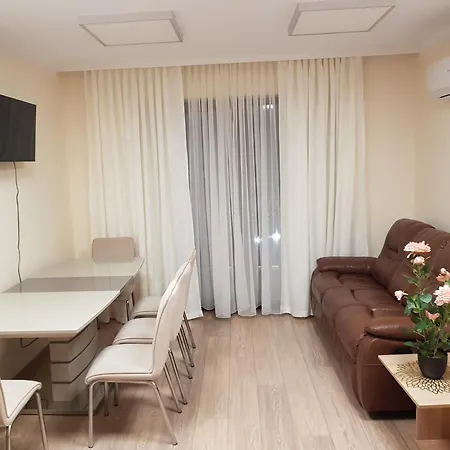 Luxury 4-room In 