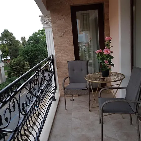 Luxury 4-room In 